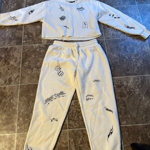 White Graphic cropped Sweatshirt and Joggers Set